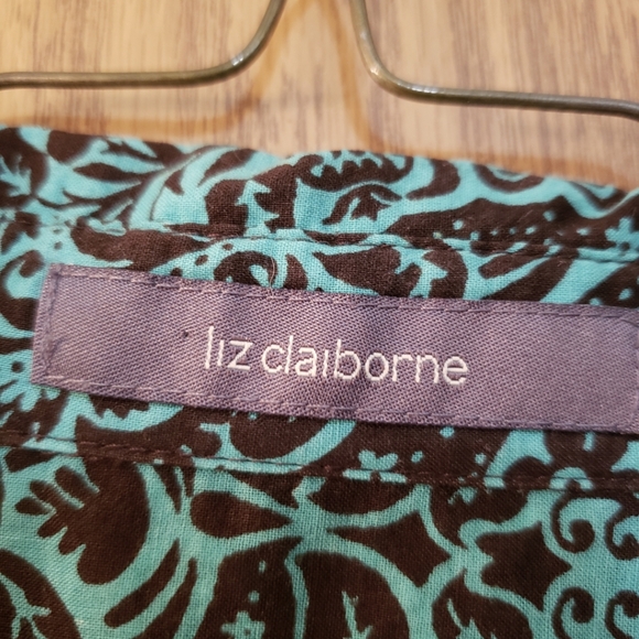 Pretty green and black button up long sleeve shirt. Size medium petite. - Picture 3 of 6